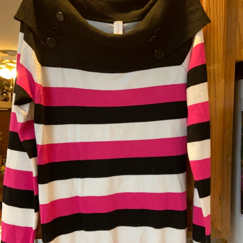 Women’s sweater New. Tags on Large